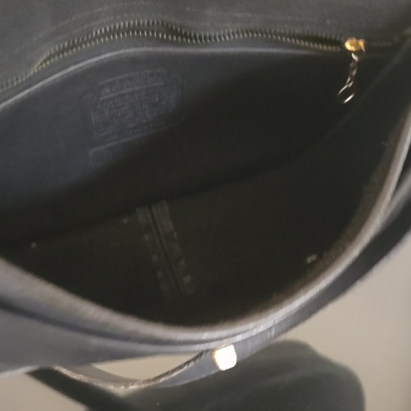 Classic Black Leather Shoulder Bag - Picture 10 of 11